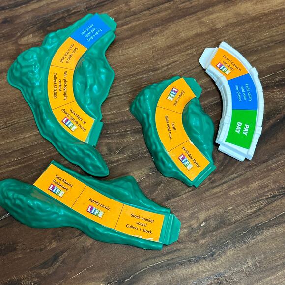 Game of Life 4 Replacement Pieces Parts Mountains Roads 3 Green 1 White 2005 - Picture 1 of 6